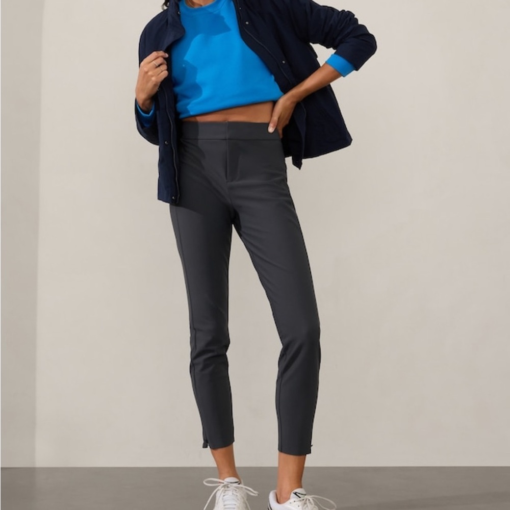 Athleta Gray Pants Outfit